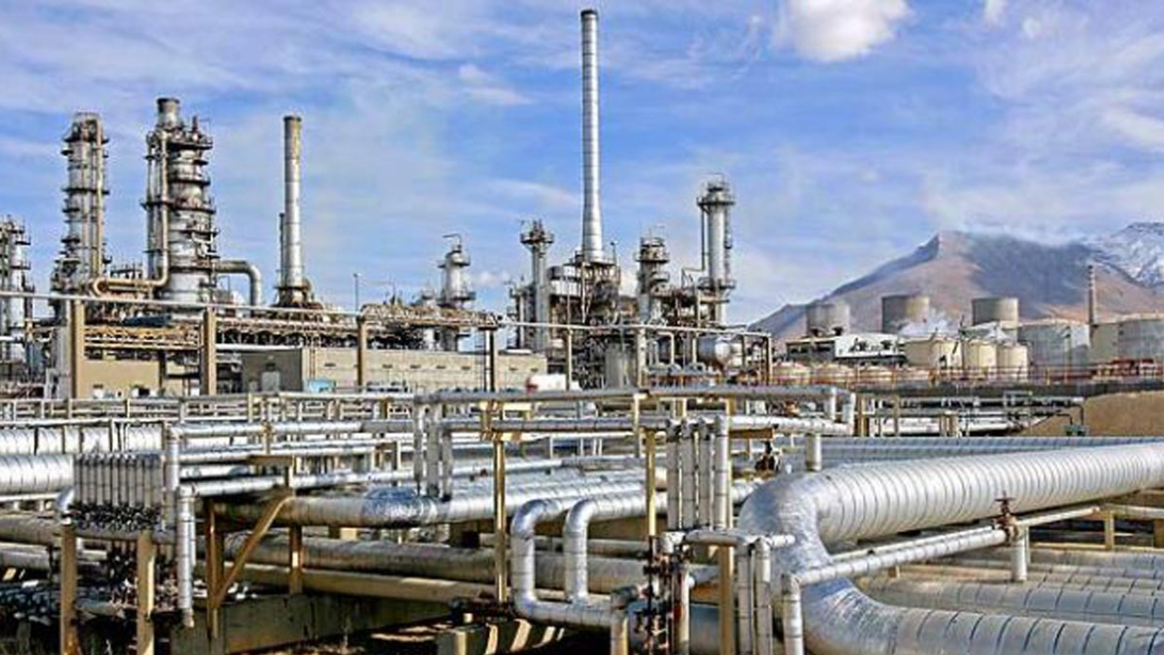 Loans for oil refinery construction