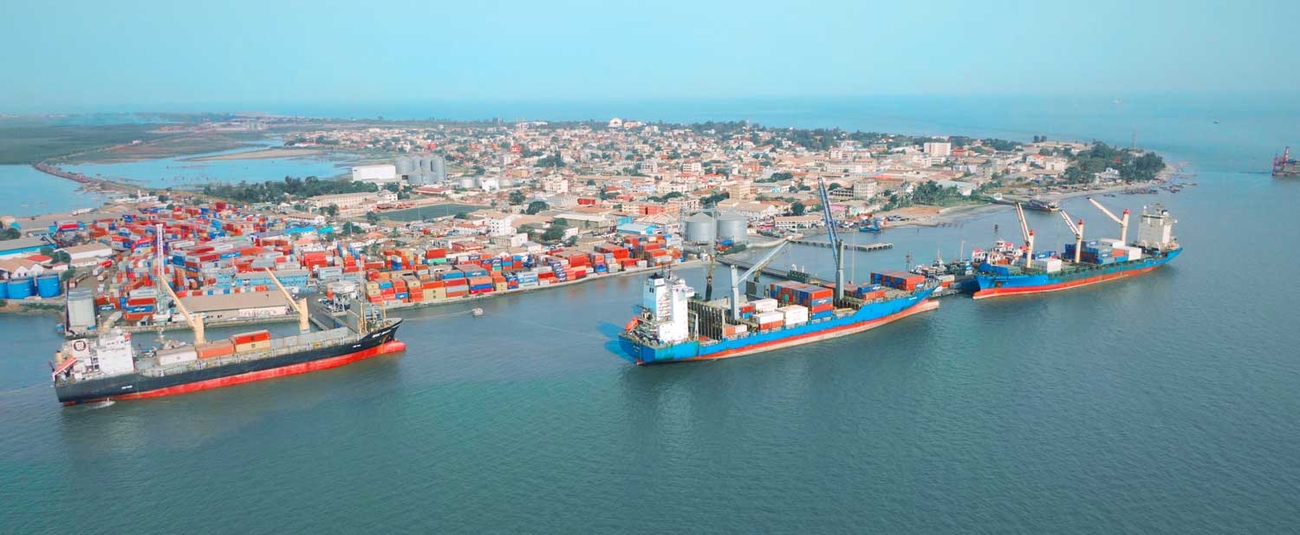 Commercial seaports project financing